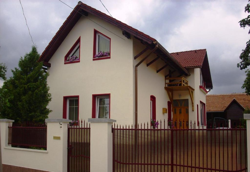 Ferienwohnung Casa Magdalena Zărneşti Exterior foto